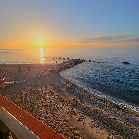 Villaggio Hotel Club Calanovellamare Пираино Экстерьер фото