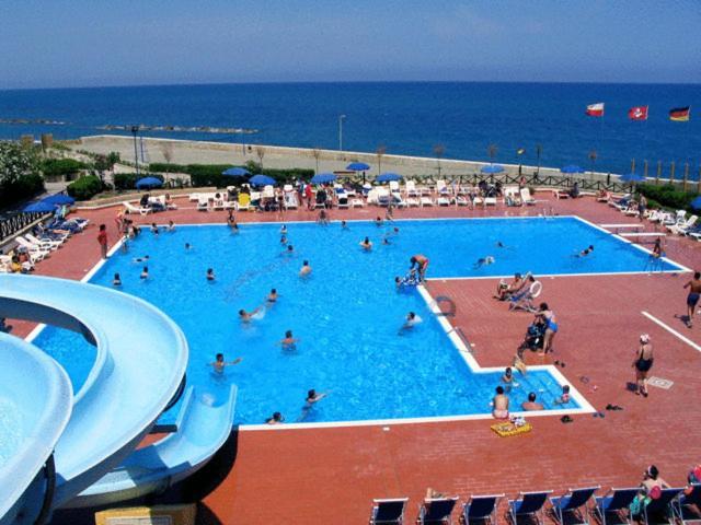 Villaggio Hotel Club Calanovellamare Пираино Экстерьер фото